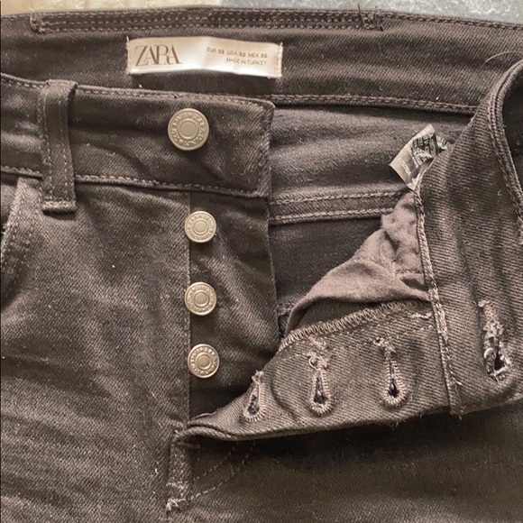 Black, slightly ripped jeans. - Picture 3 of 4